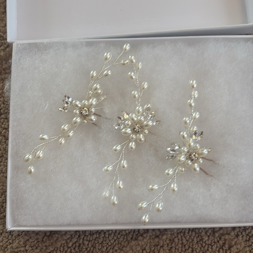 3 Hair pins